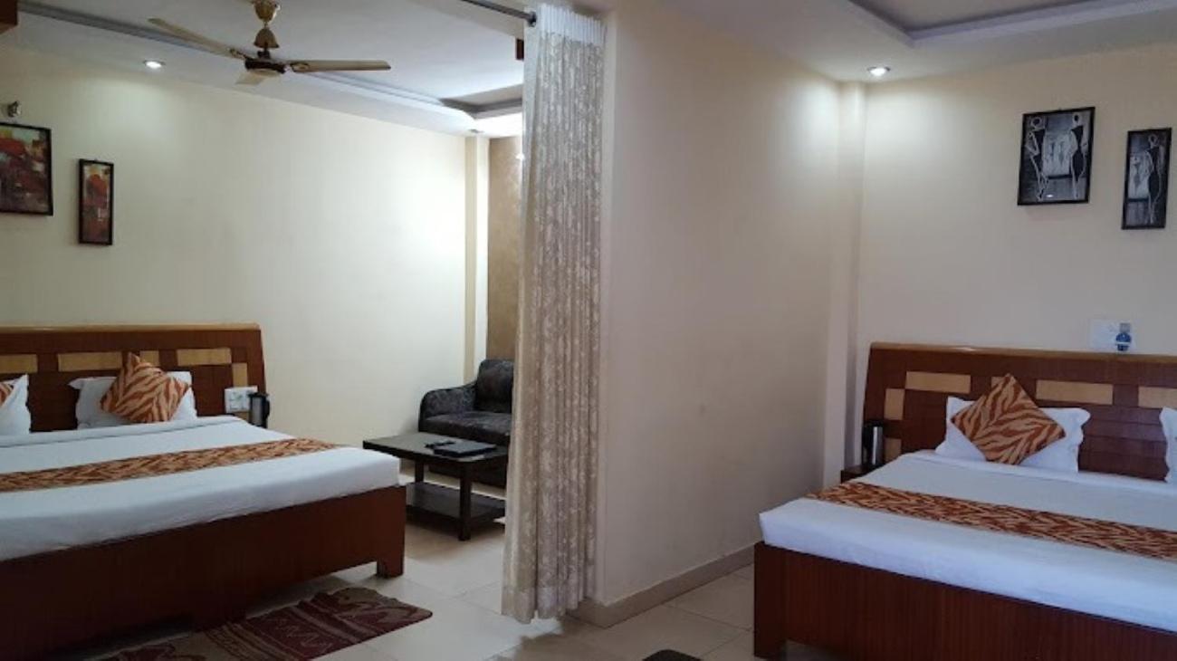 Hotel Vinayak Palace Bilāspur Dış mekan fotoğraf