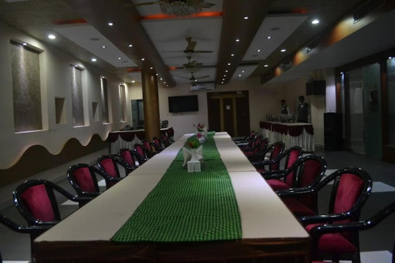 Hotel Vinayak Palace Bilāspur Dış mekan fotoğraf