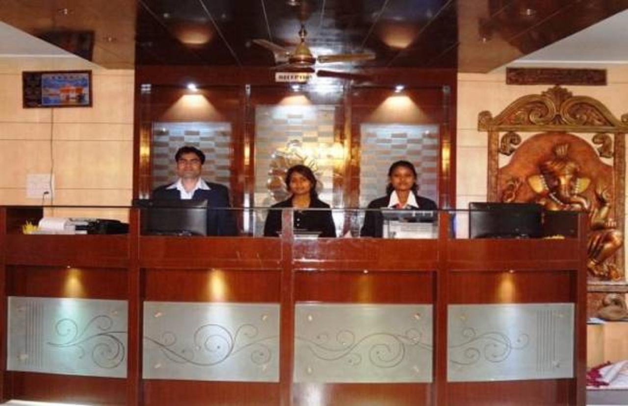 Hotel Vinayak Palace Bilāspur Dış mekan fotoğraf