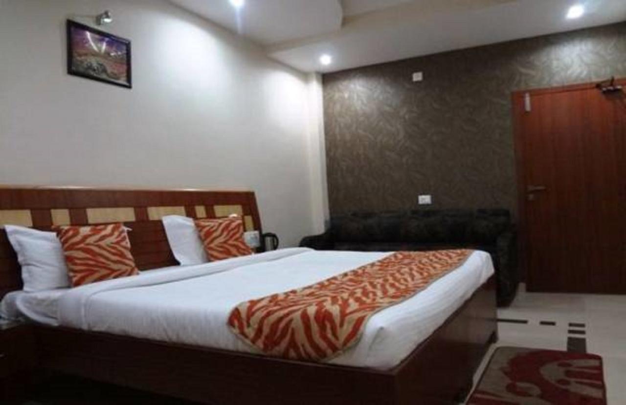 Hotel Vinayak Palace Bilāspur Dış mekan fotoğraf