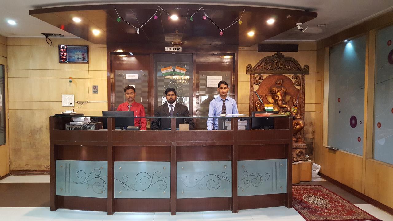 Hotel Vinayak Palace Bilāspur Dış mekan fotoğraf