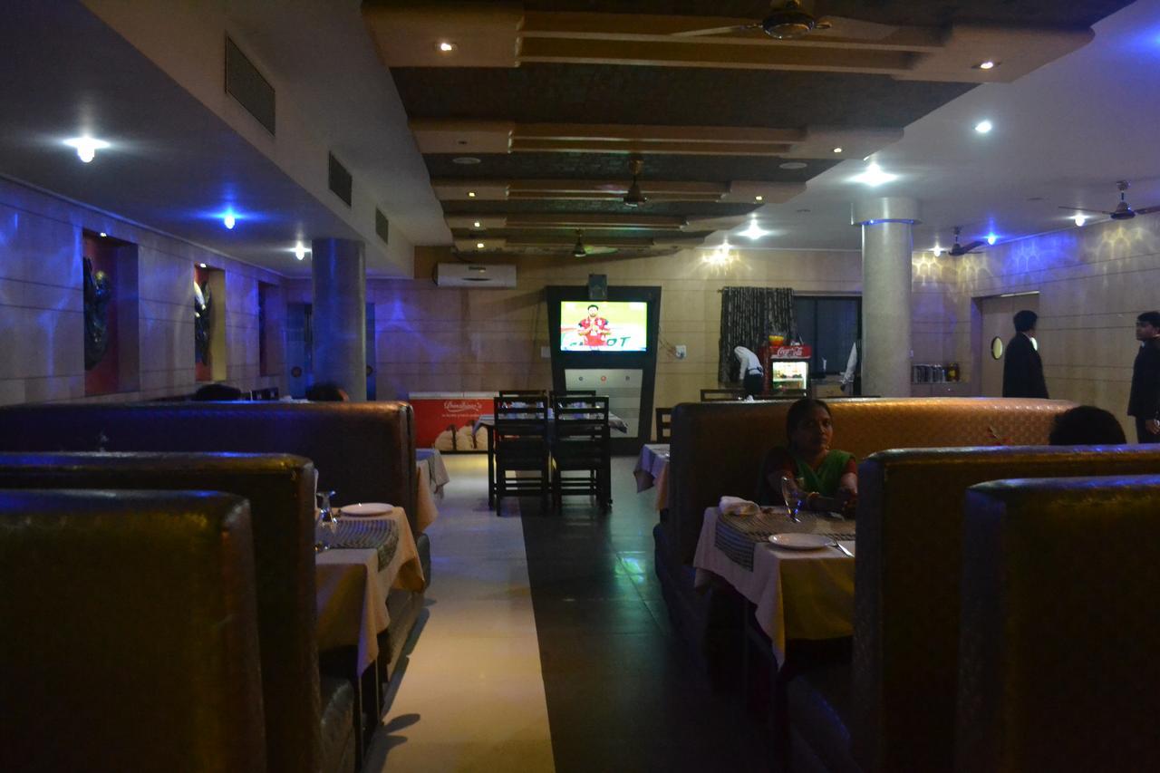 Hotel Vinayak Palace Bilāspur Dış mekan fotoğraf